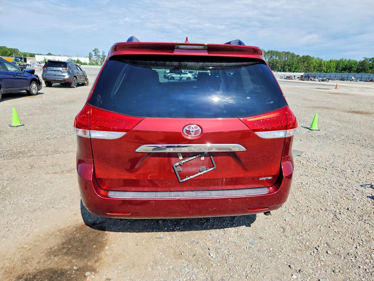2014 TOYOTA SIENNA LIMITED 7-PASSENGER photo 16
