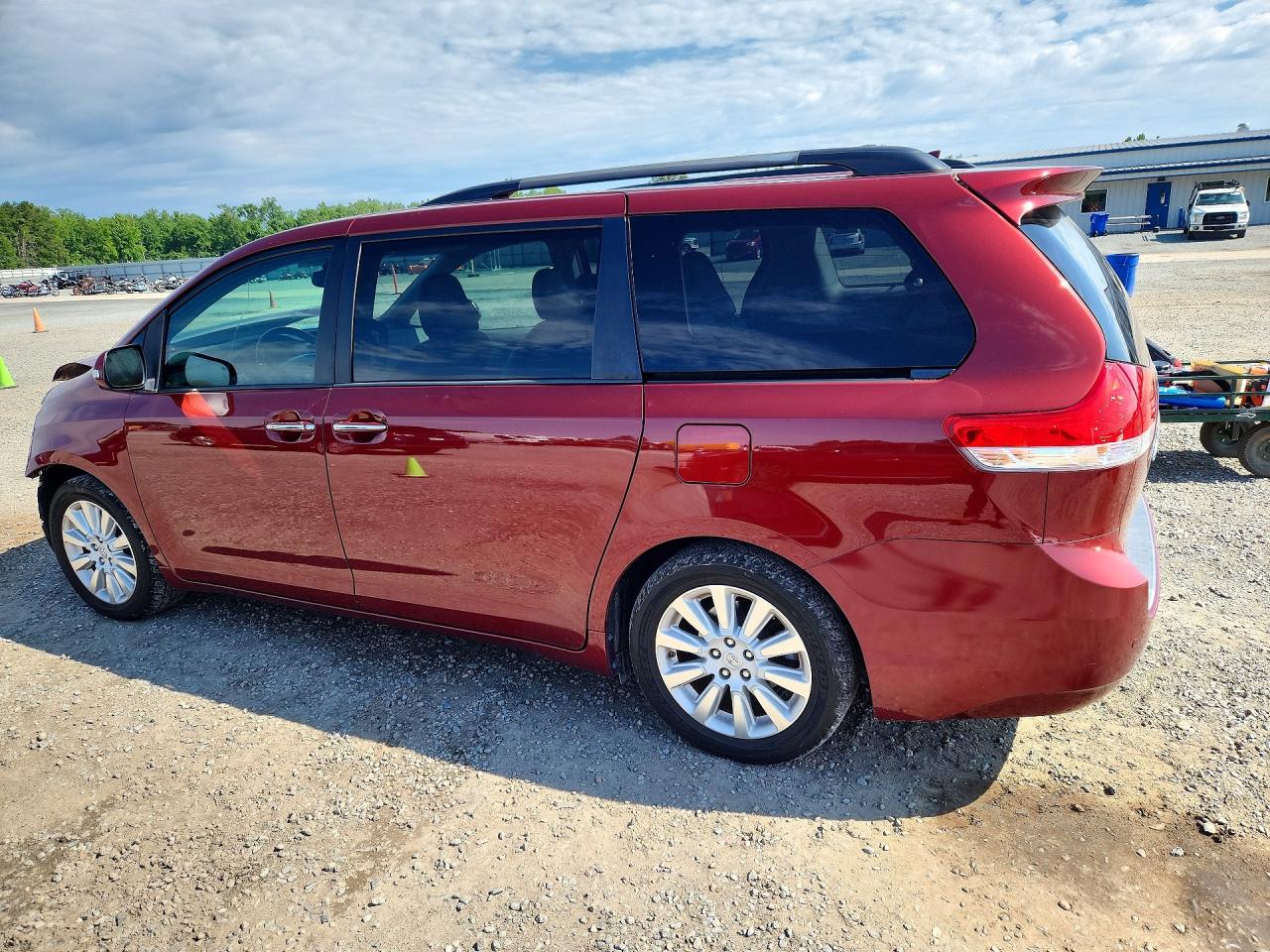 2014 TOYOTA SIENNA LIMITED 7-PASSENGER photo 4