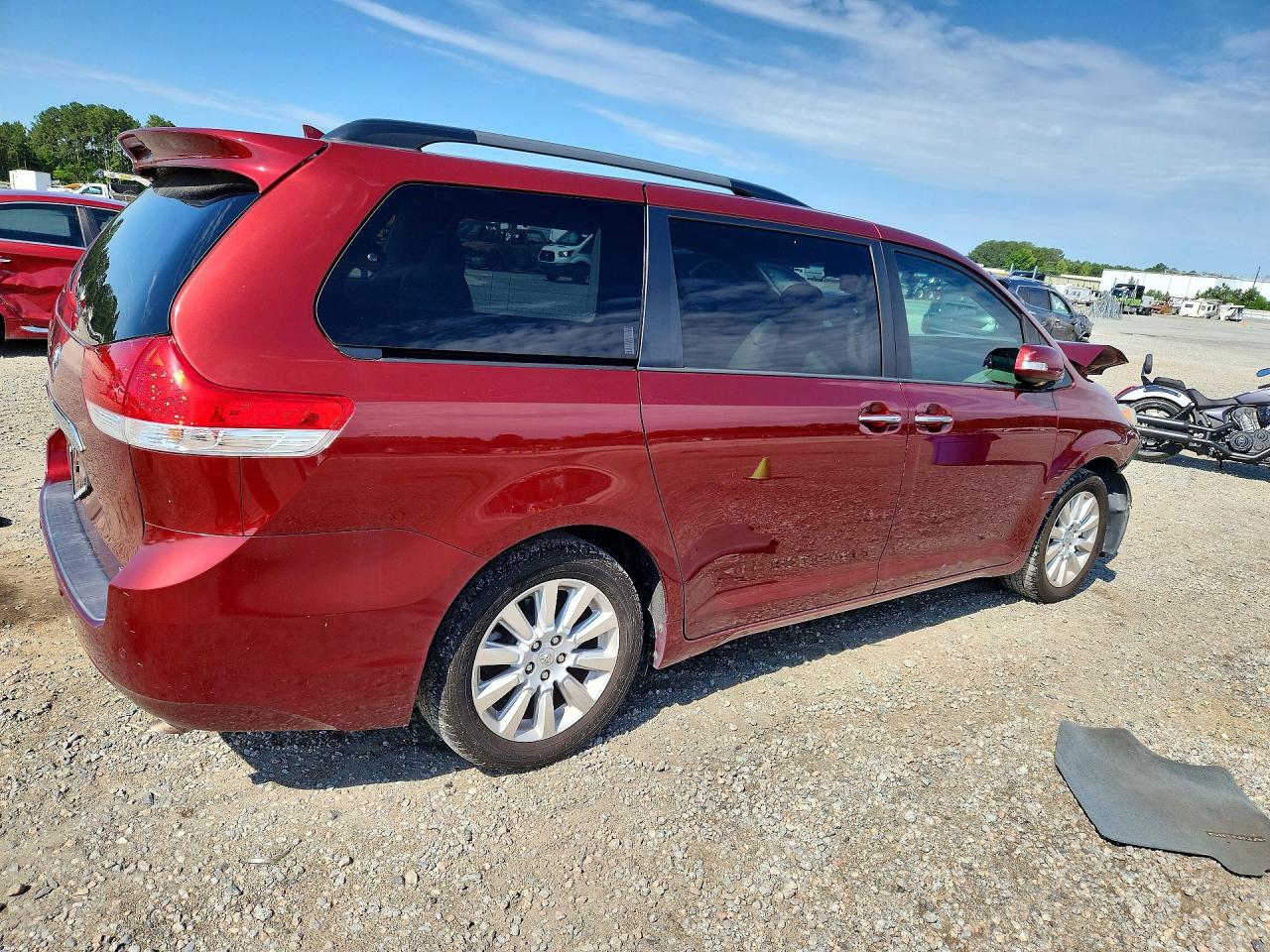 2014 TOYOTA SIENNA LIMITED 7-PASSENGER photo 7