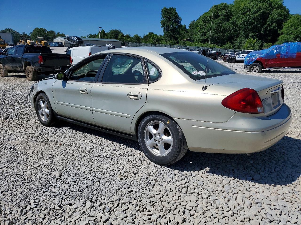 2003 FORD TAURUS SE photo 3