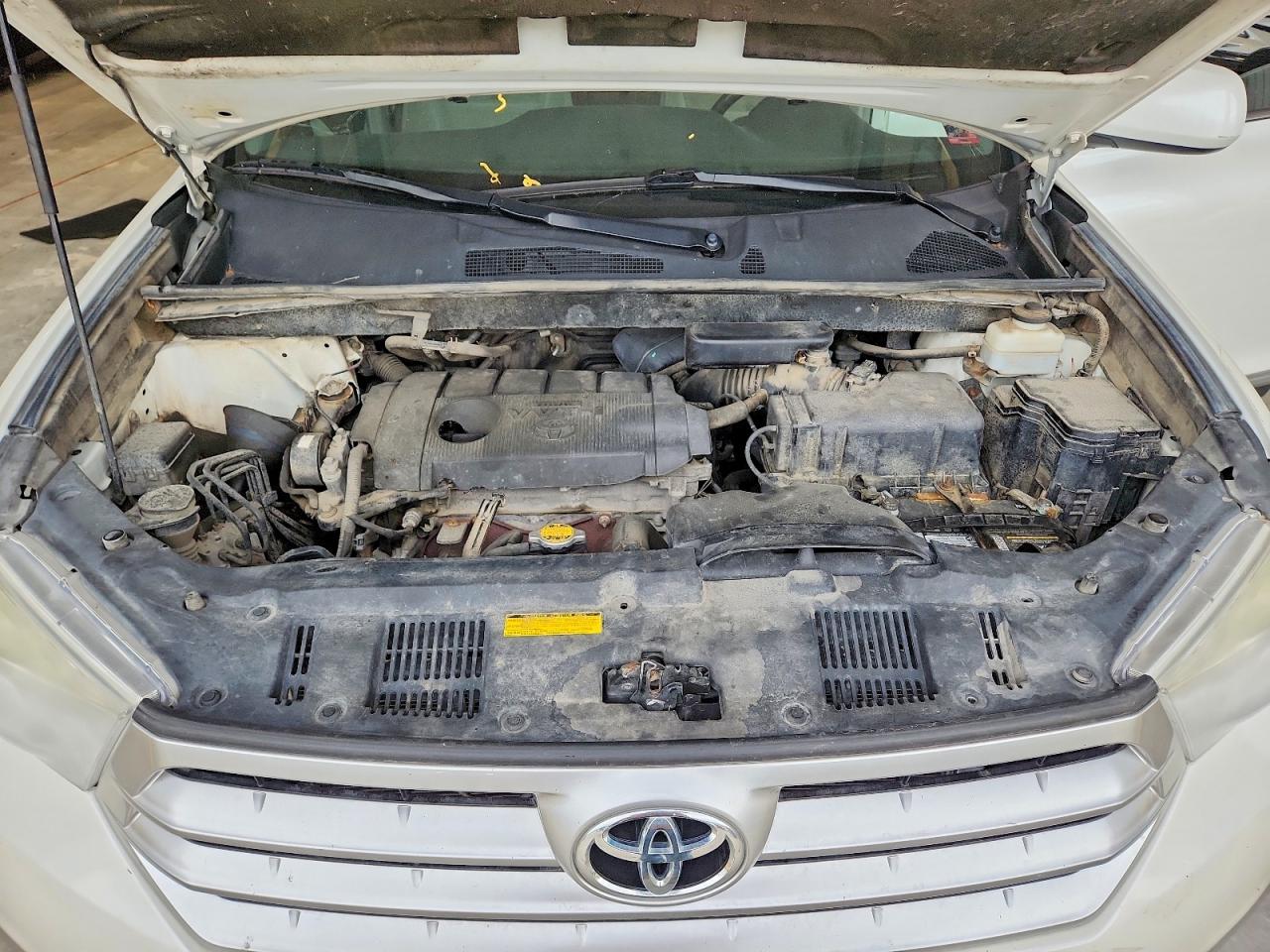 2012 TOYOTA HIGHLANDER BASE photo 34