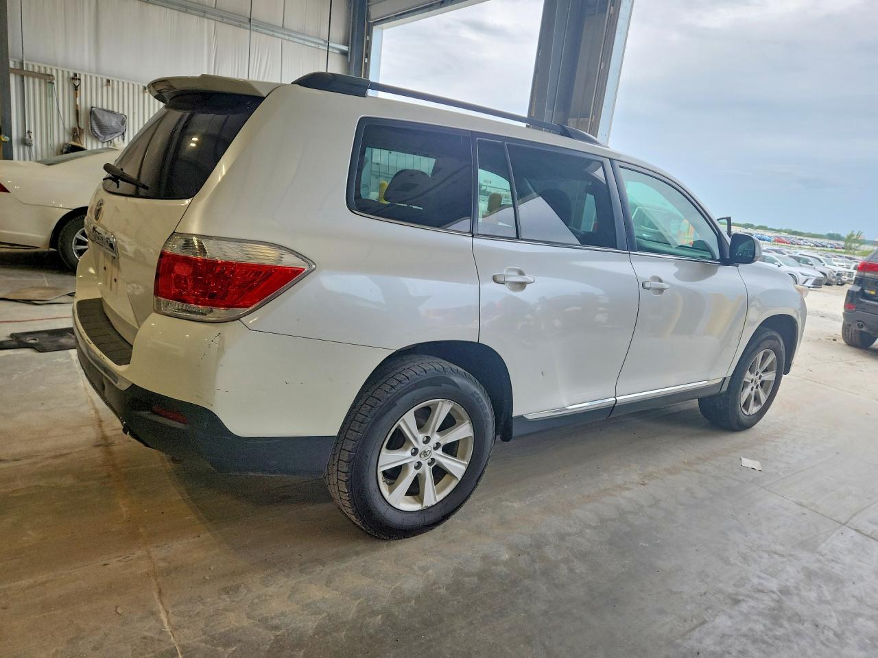 2012 TOYOTA HIGHLANDER BASE photo 7