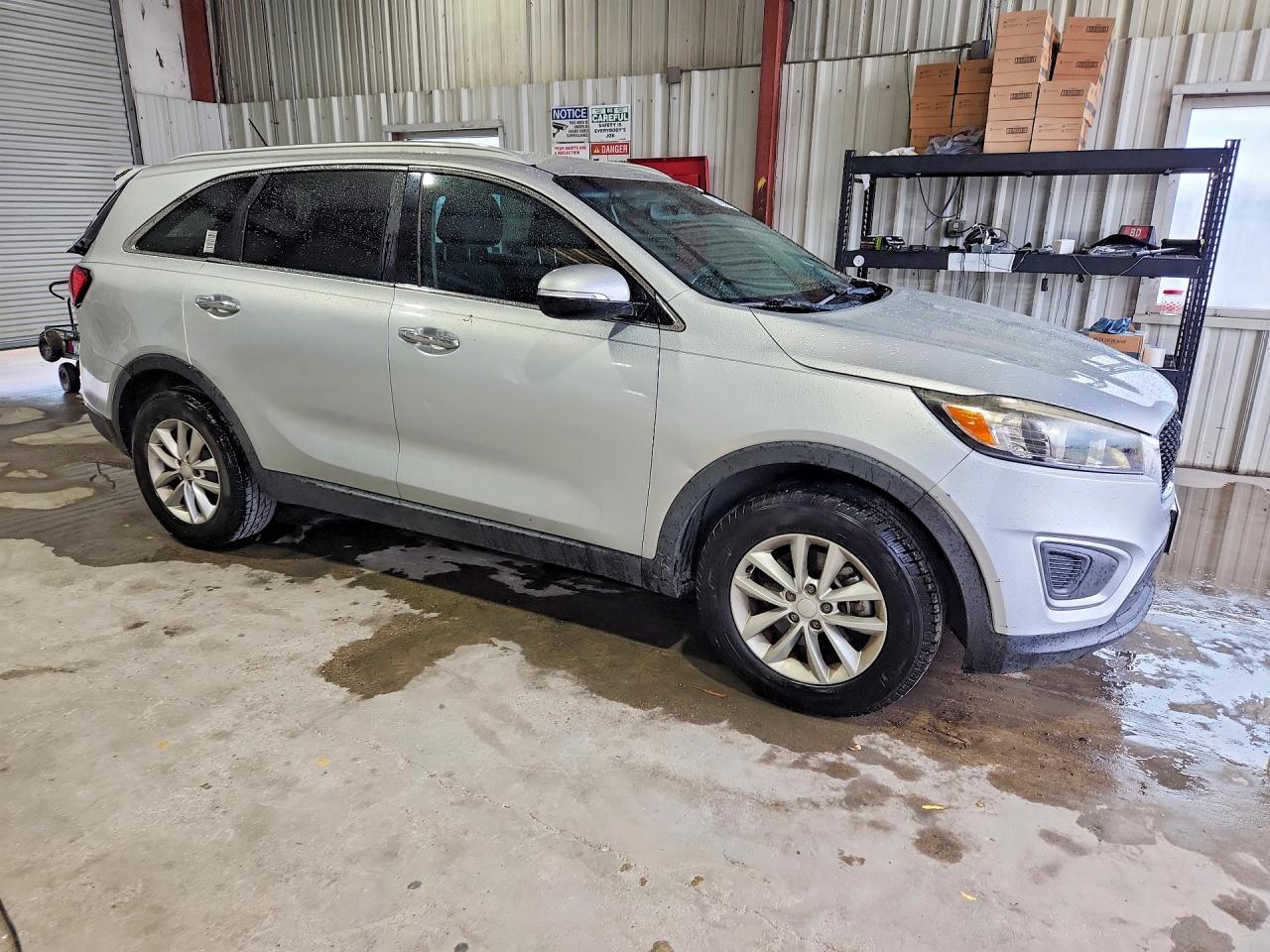 2016 KIA SORENTO LX photo 7