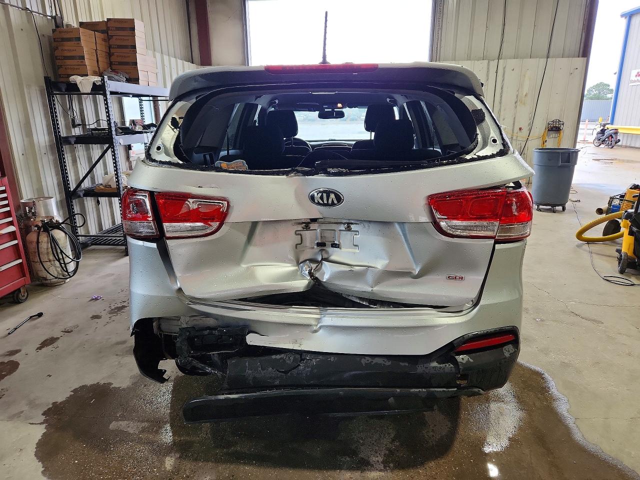 2016 KIA SORENTO LX photo 11