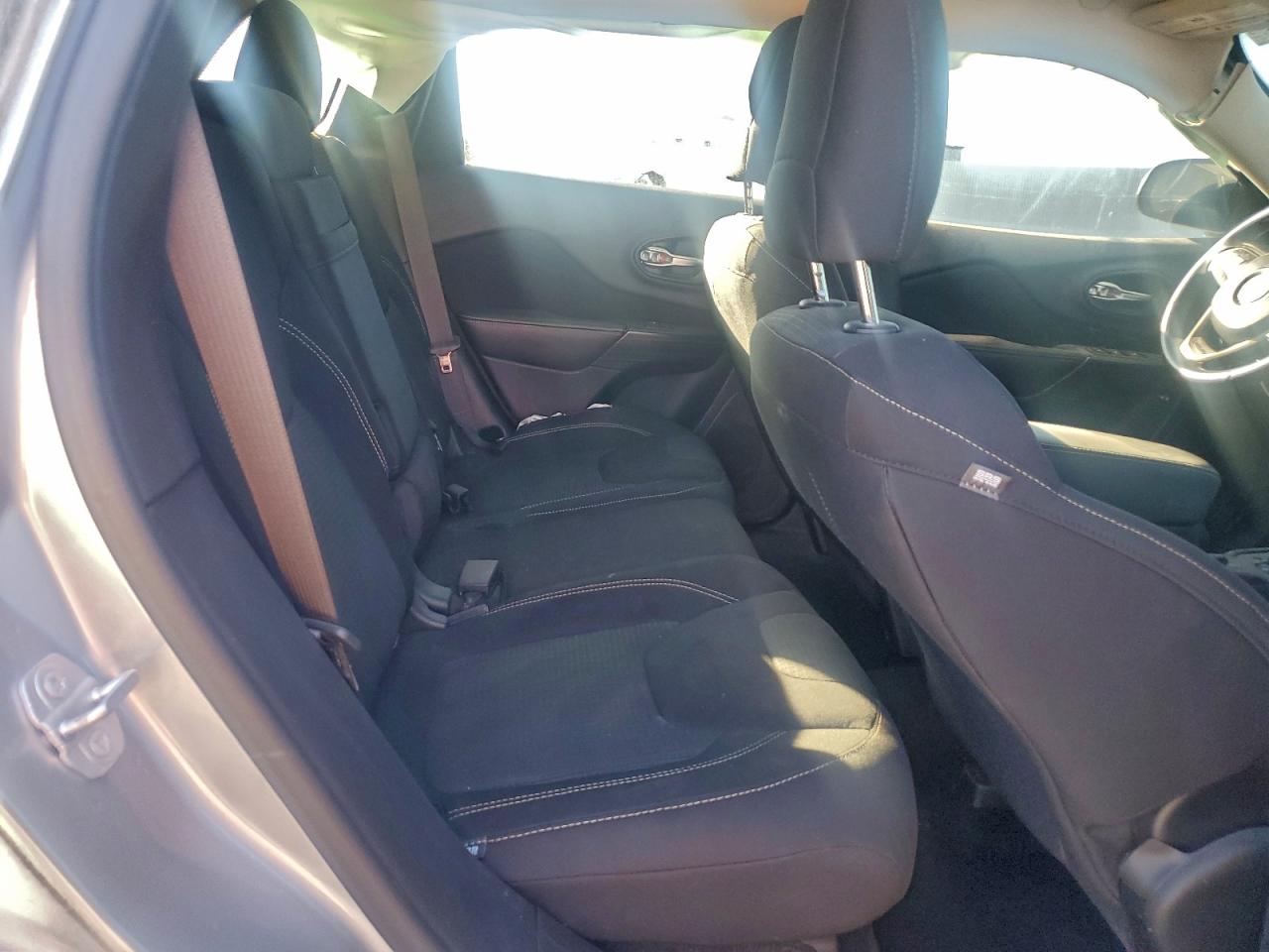 2015 JEEP CHEROKEE LATITUDE photo 21