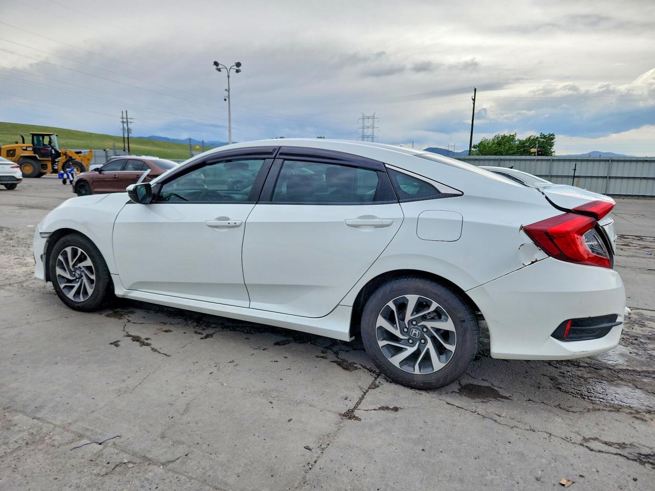 2016 HONDA CIVIC EX photo 2