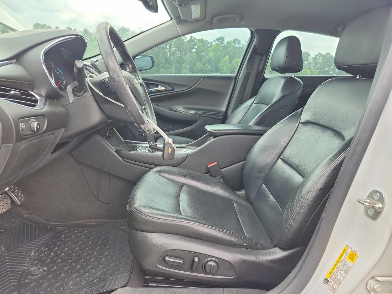 2017 CHEVROLET MALIBU LT photo 7