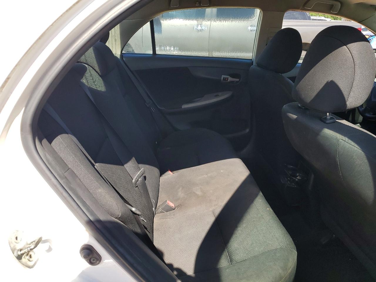 2010 TOYOTA COROLLA S photo 19