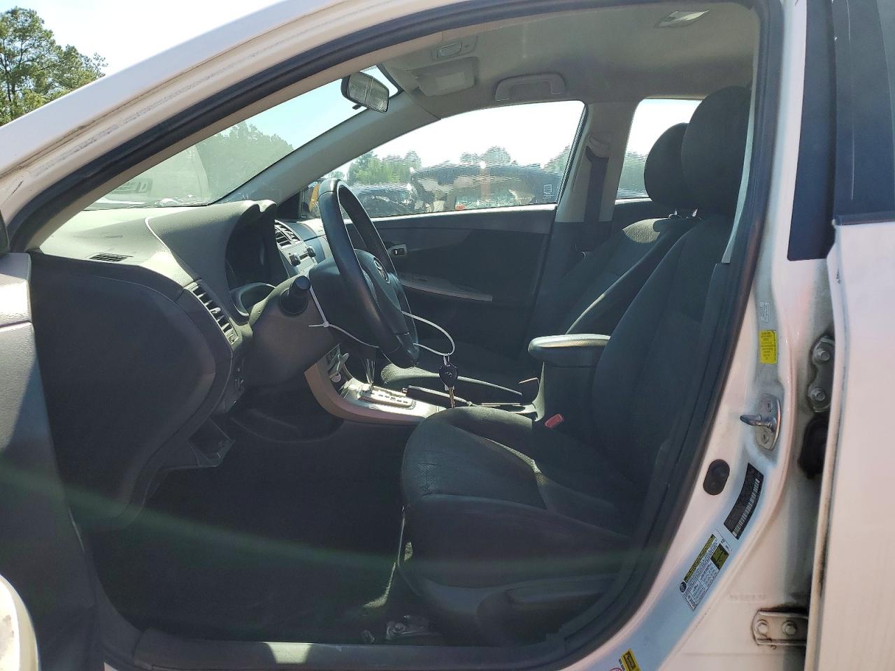 2010 TOYOTA COROLLA S photo 13