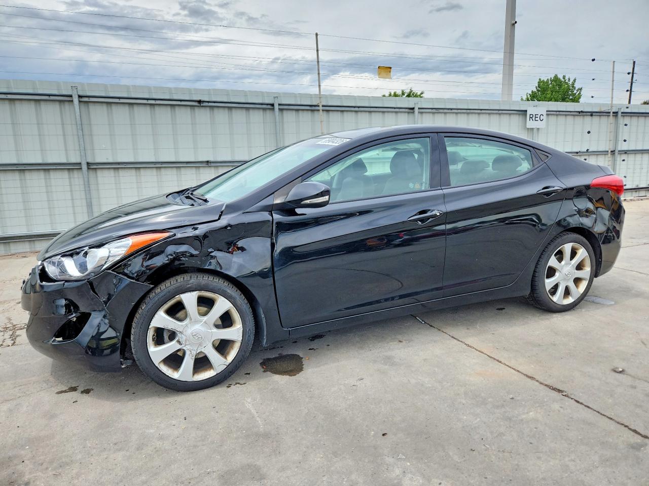 2013 HYUNDAI ELANTRA
