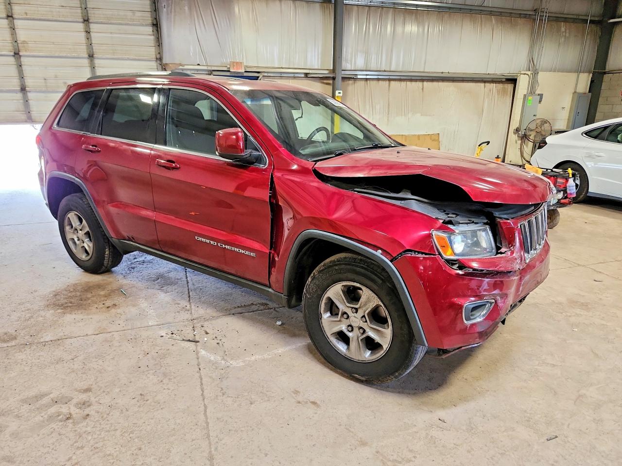 2014 JEEP GRAND CHEROKEE LAREDO photo 4