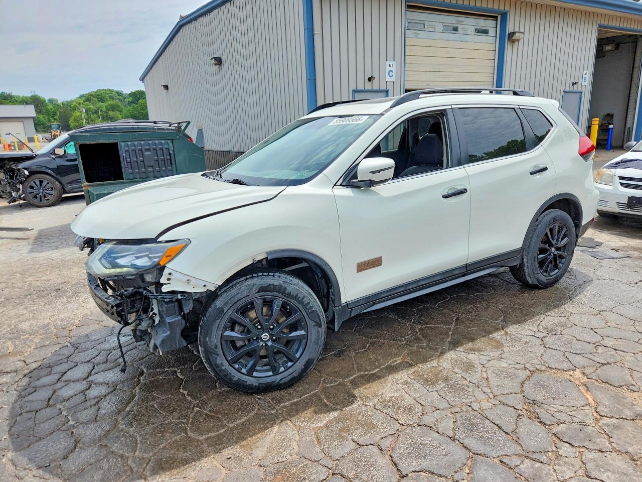 2017 NISSAN ROGUE