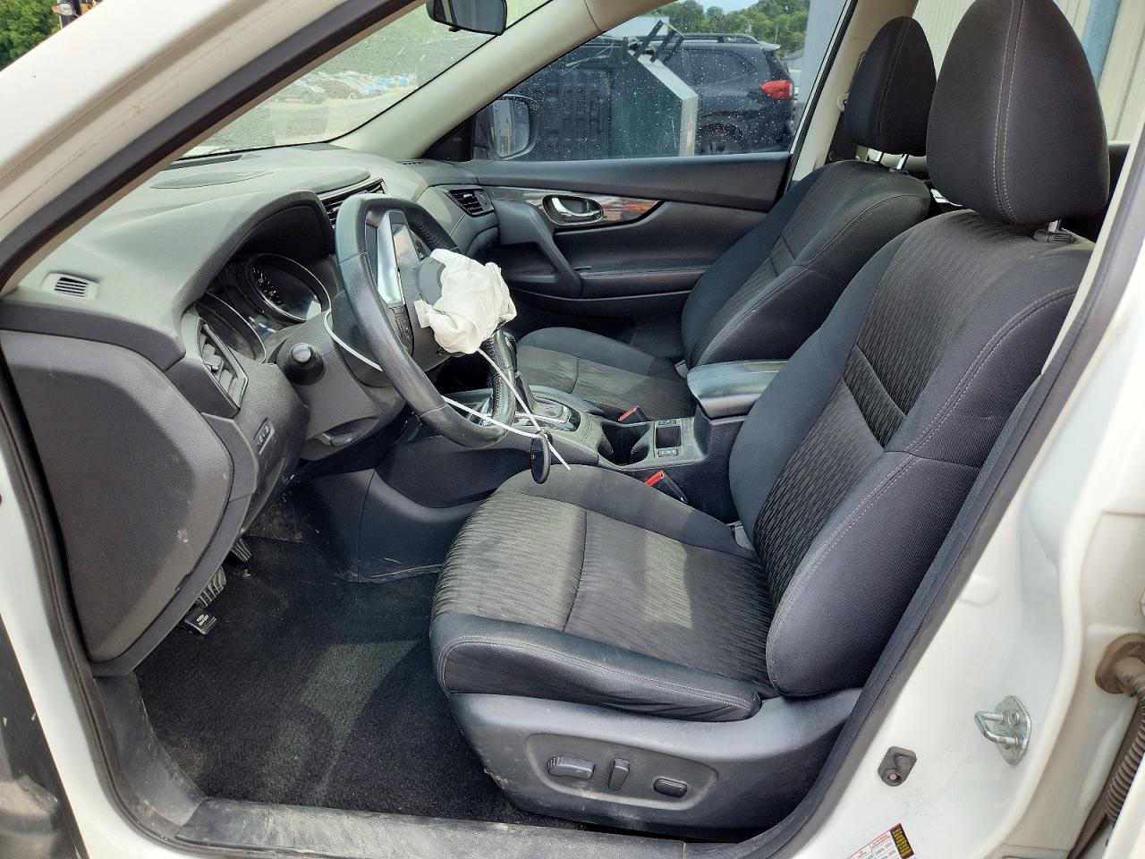 2017 NISSAN ROGUE SV photo 13