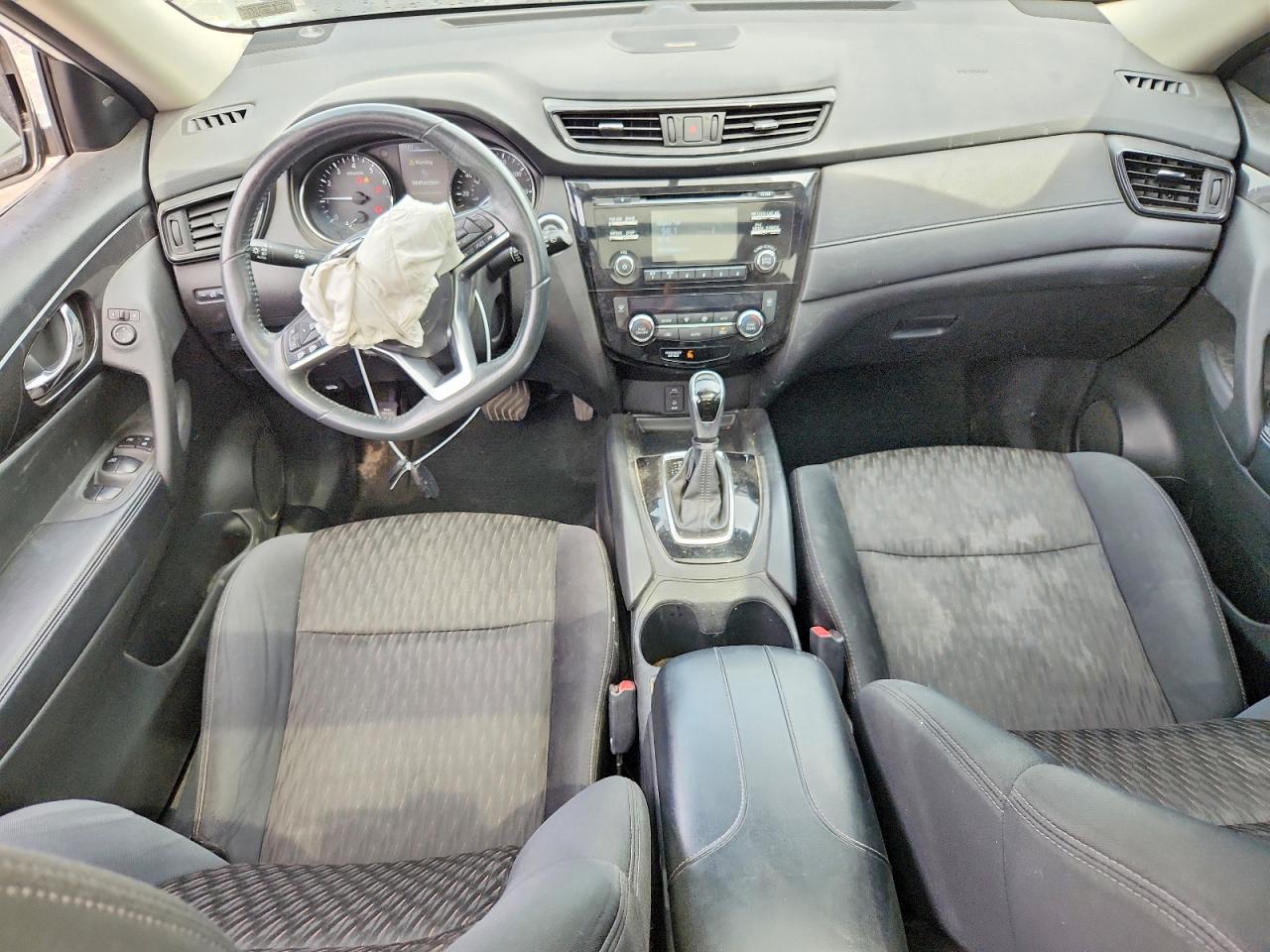 2017 NISSAN ROGUE SV photo 15