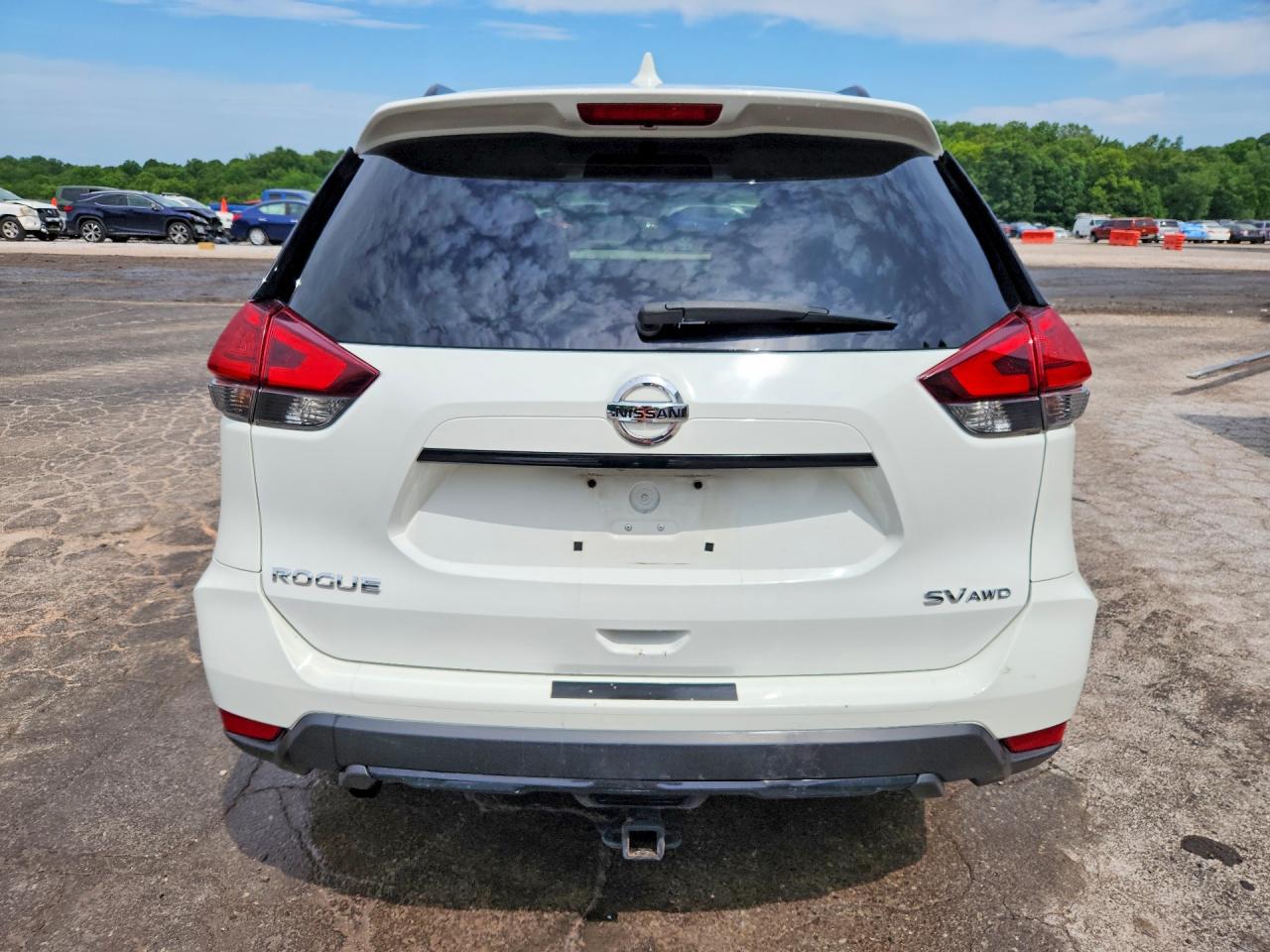 2017 NISSAN ROGUE SV photo 11
