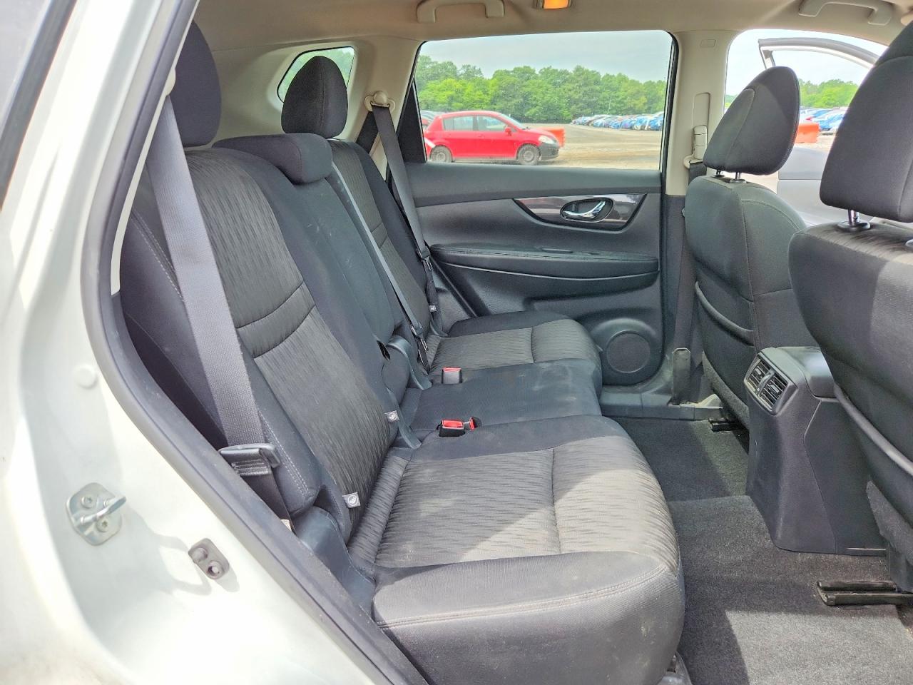 2017 NISSAN ROGUE SV photo 21