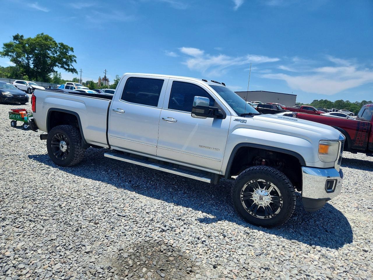 2015 GMC SIERRA K2500 SLT photo 7