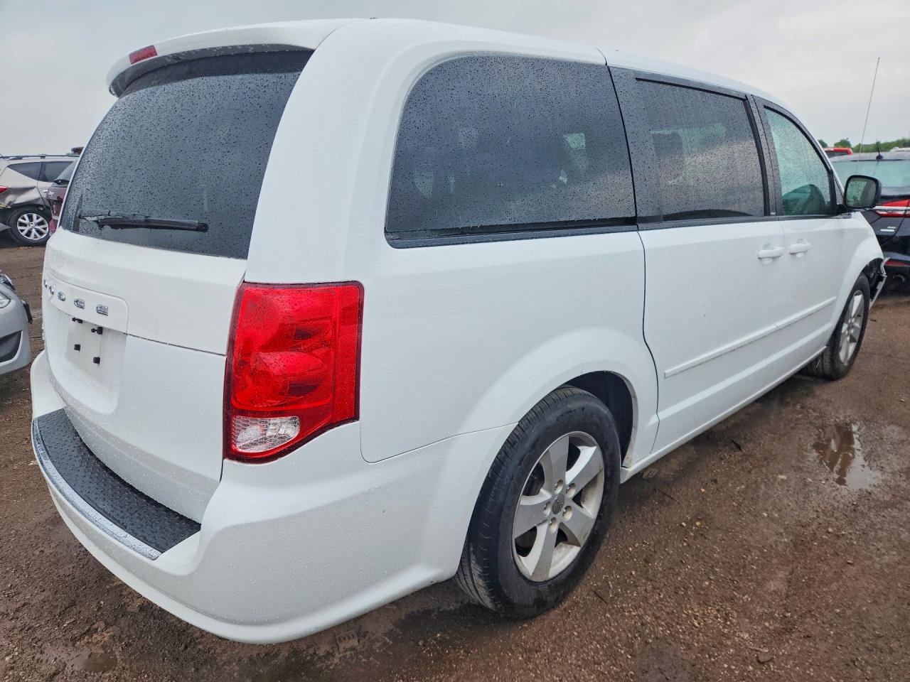 2013 DODGE GRAND CARAVAN SE photo 5