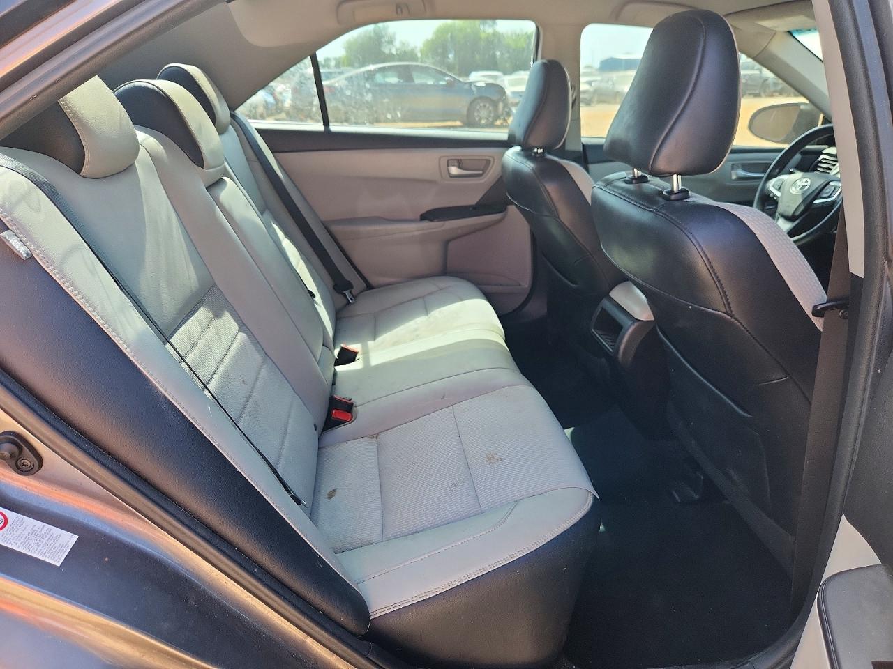 2017 TOYOTA CAMRY SE photo 10