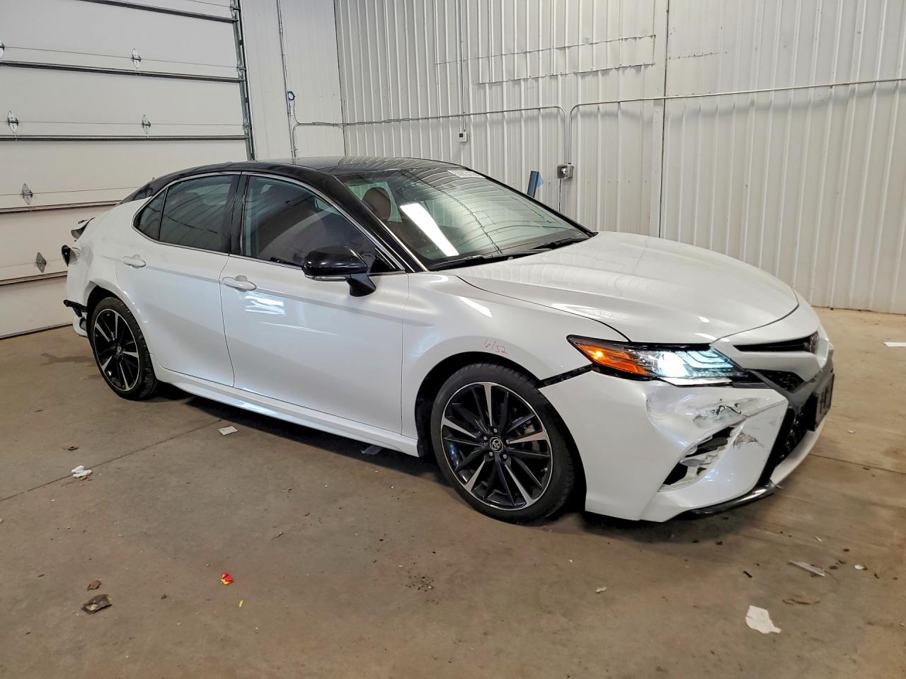 2019 TOYOTA CAMRY XSE photo 10