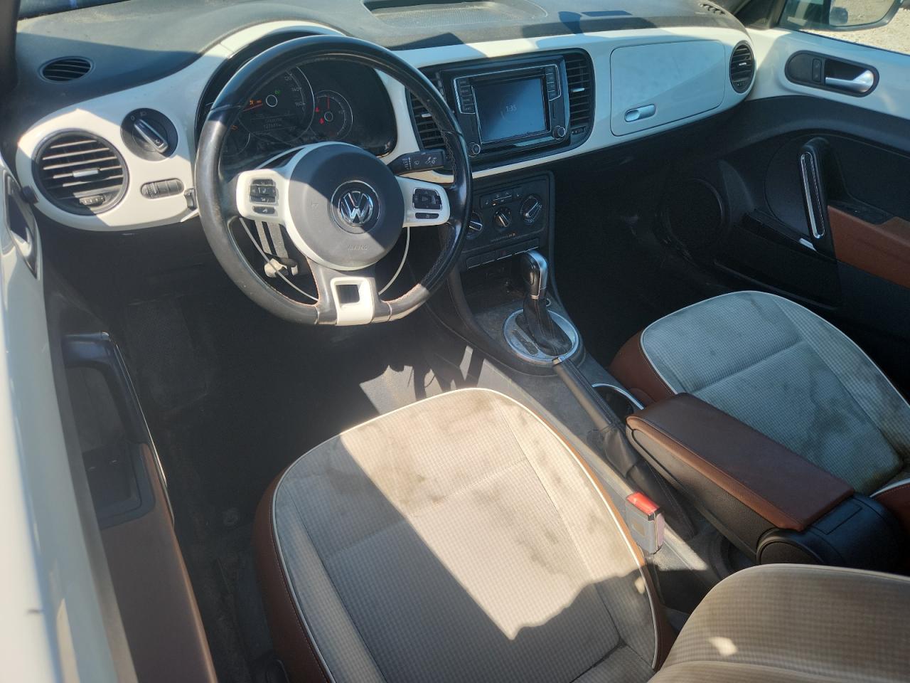 2017 VOLKSWAGEN BEETLE 1.8T photo 22