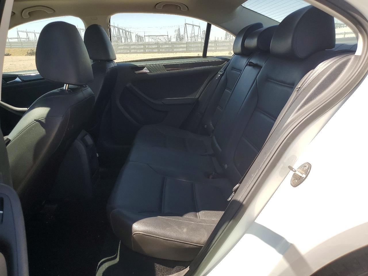 2016 VOLKSWAGEN JETTA SEL photo 19