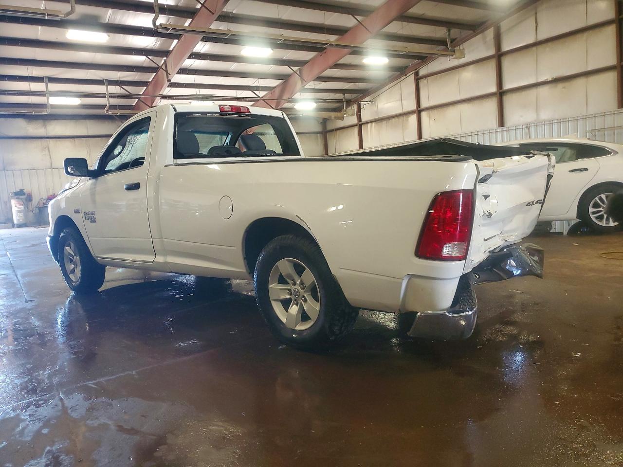 2019 RAM 1500 CLASSIC TRADESMAN photo 3