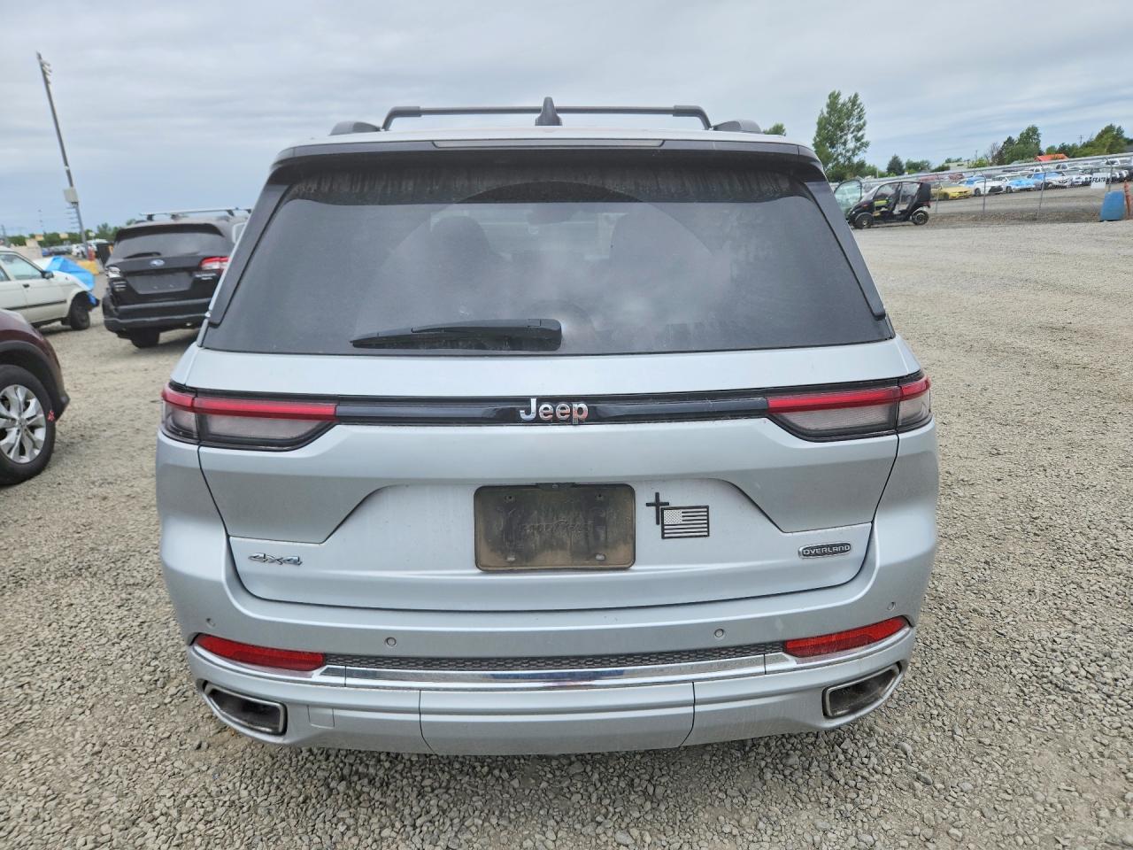 2023 JEEP GRAND CHEROKEE OVERLAND photo 6