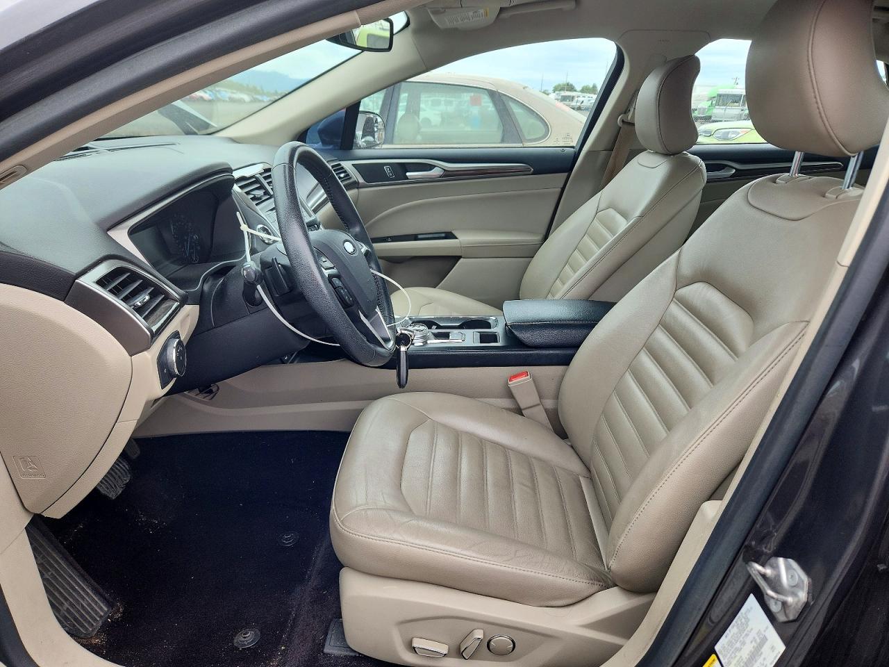 2017 FORD FUSION SE photo 13