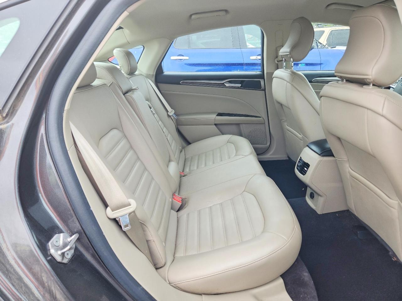 2017 FORD FUSION SE photo 19