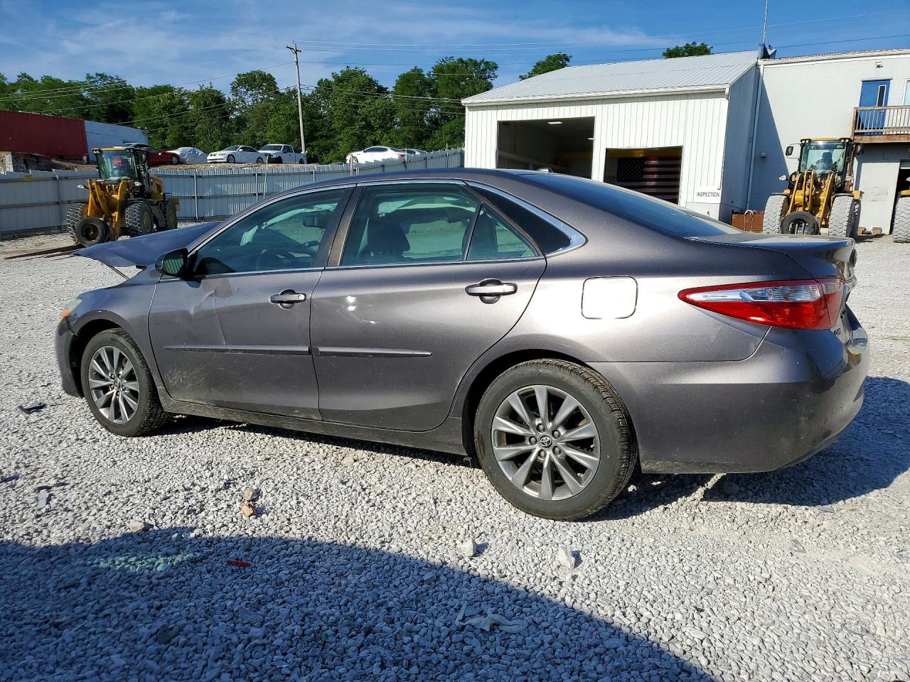 2017 TOYOTA CAMRY XLE photo 3