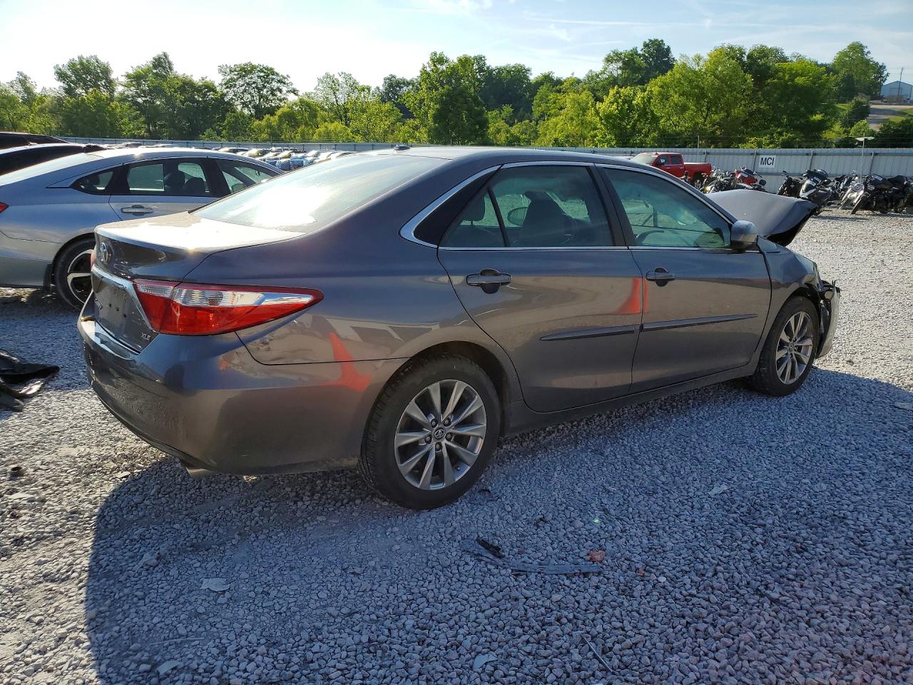 2017 TOYOTA CAMRY XLE photo 5