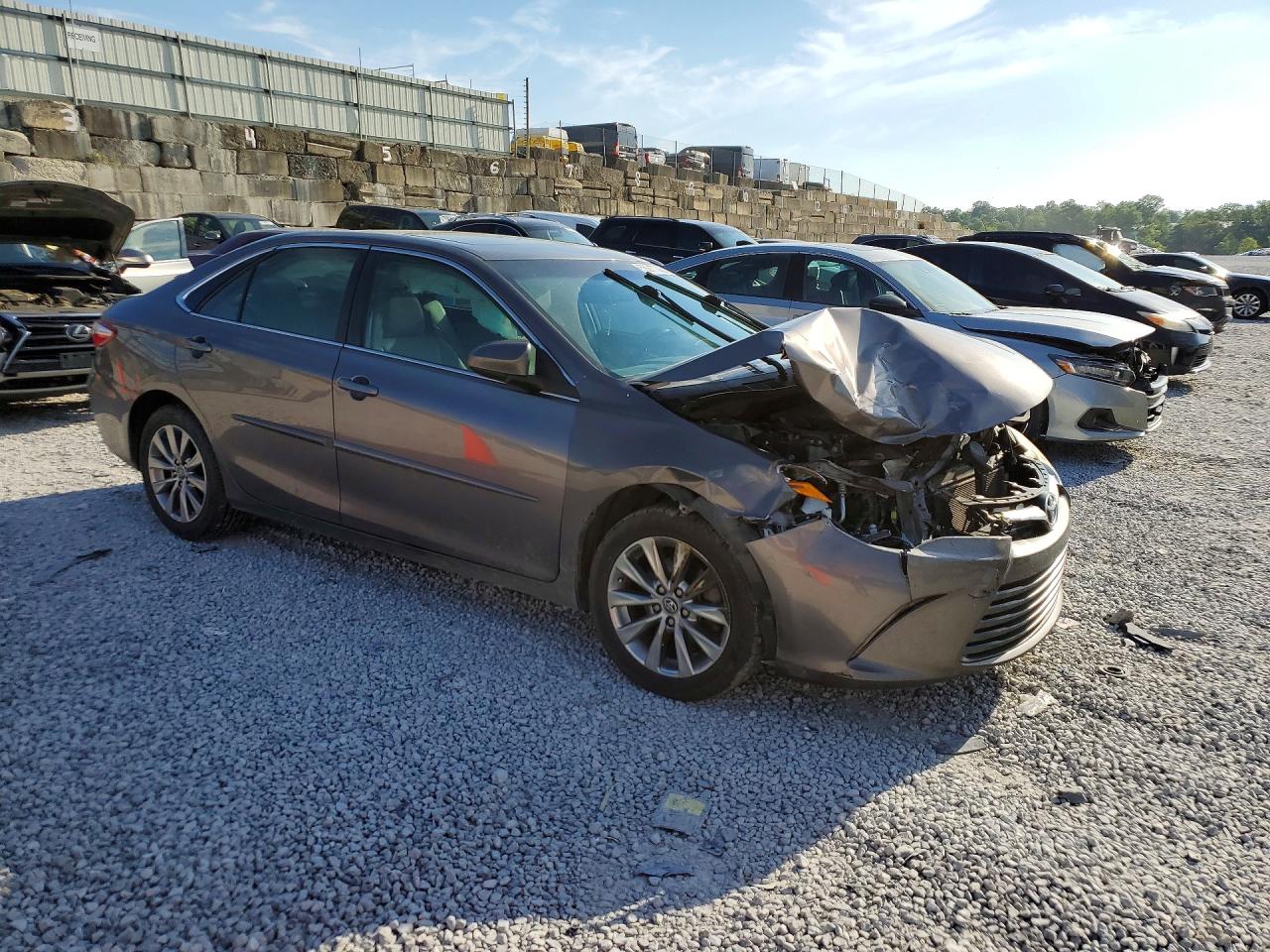 2017 TOYOTA CAMRY XLE photo 7