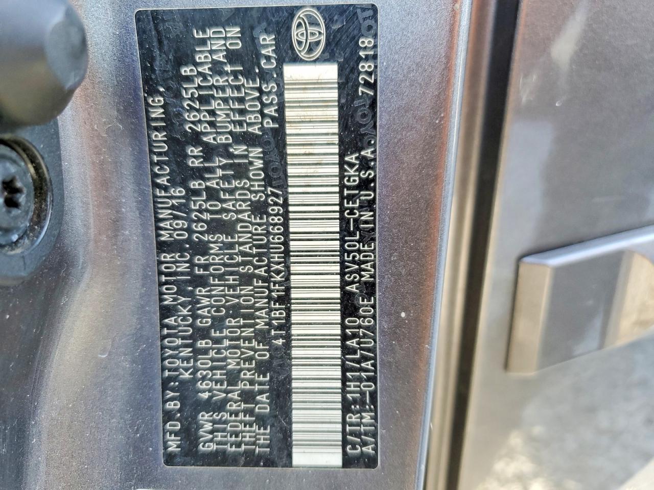 2017 TOYOTA CAMRY XLE photo 25