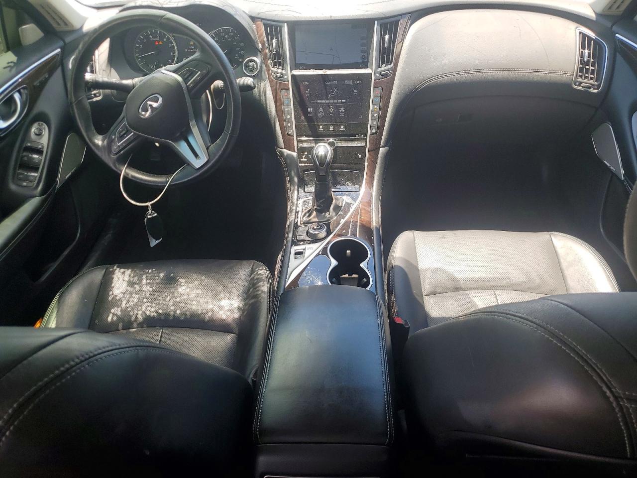 2018 INFINITI Q50 3.0T LUXE photo 22