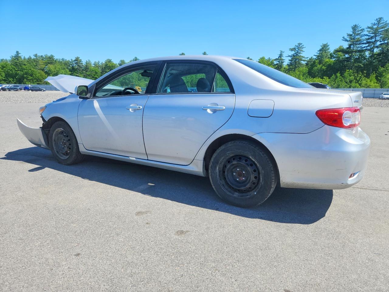 2012 TOYOTA COROLLA LE photo 3