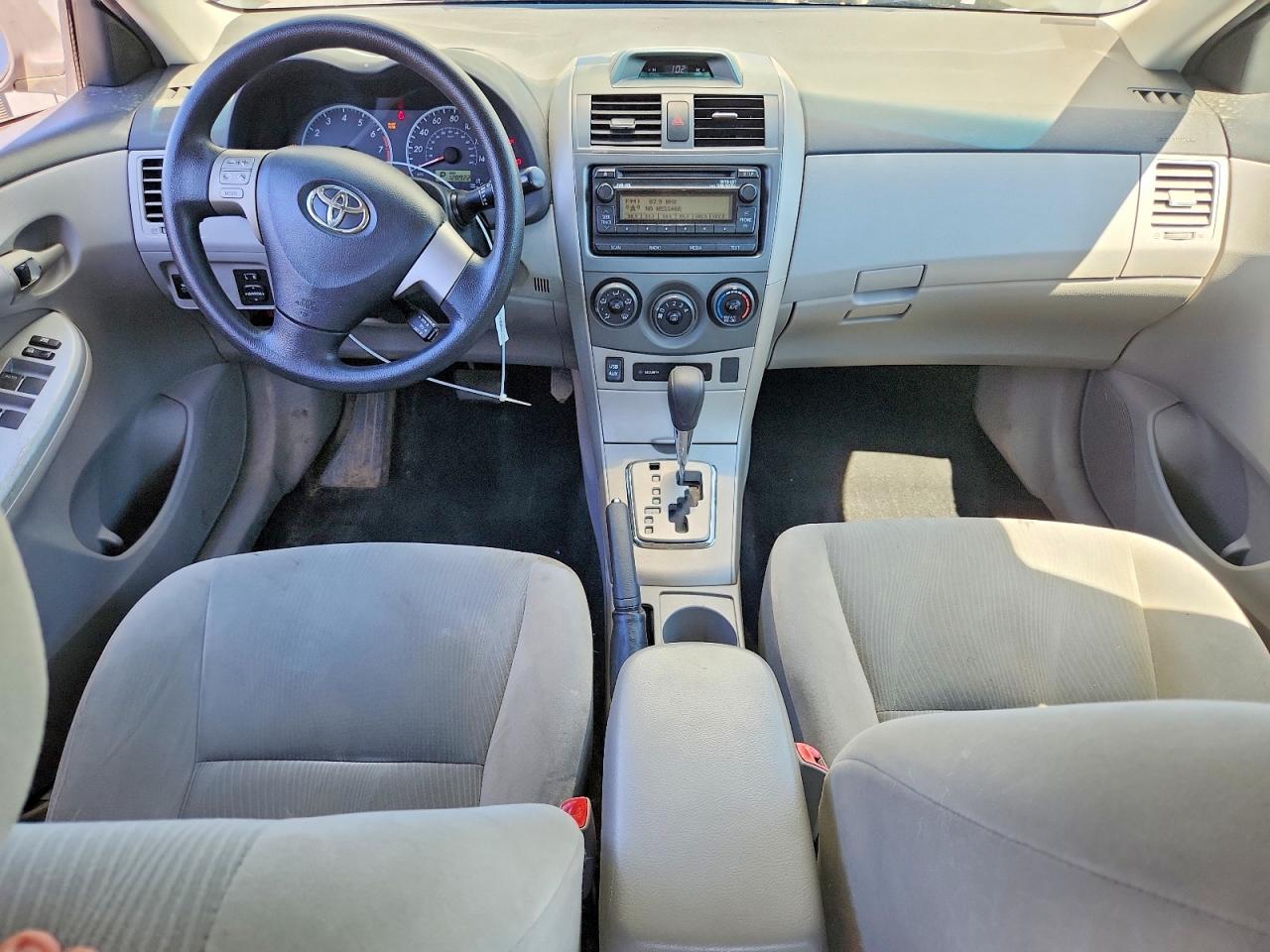 2012 TOYOTA COROLLA LE photo 15