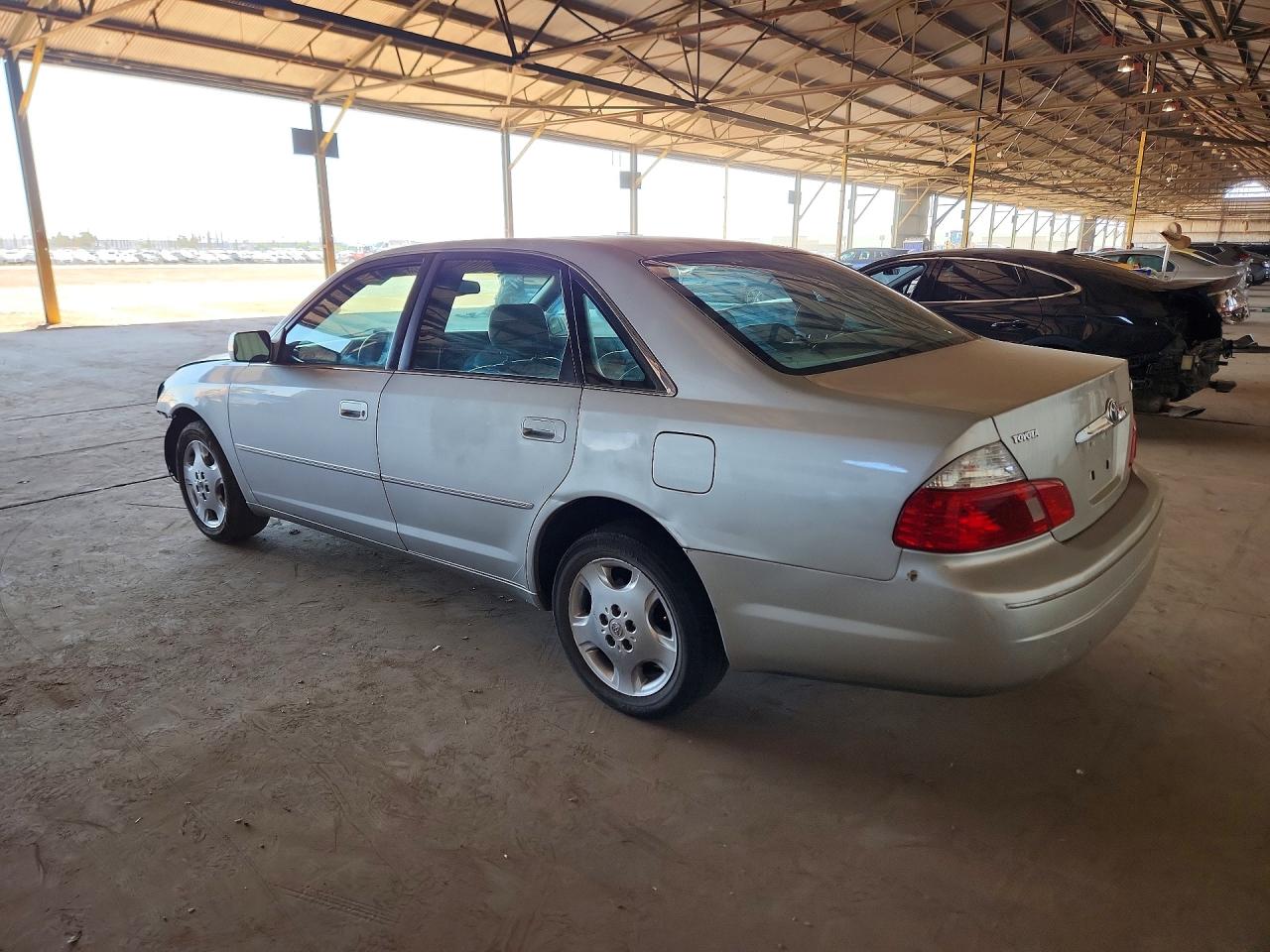 2004 TOYOTA AVALON XLS photo 2