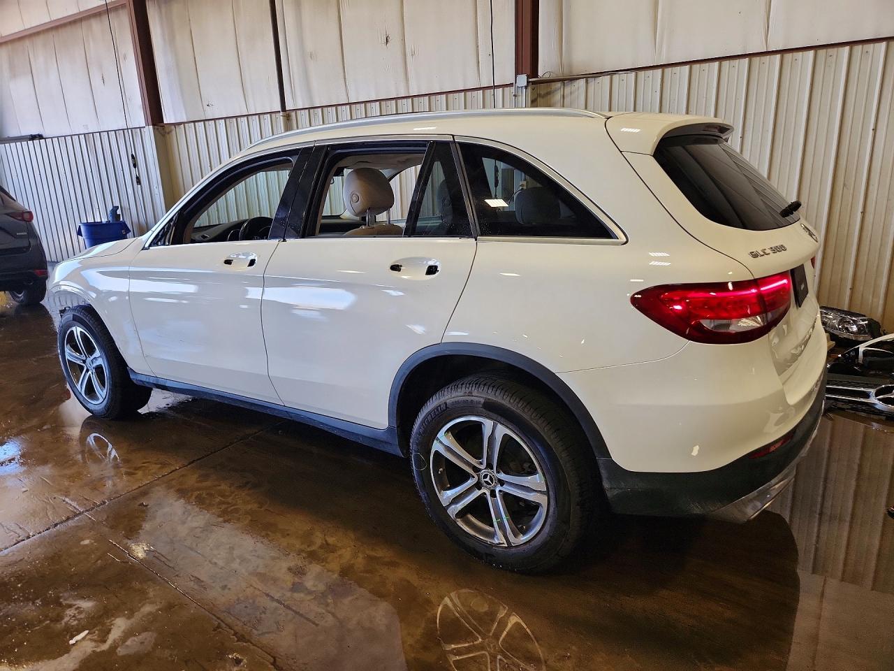 2018 MERCEDES-BENZ GLC 300 photo 4