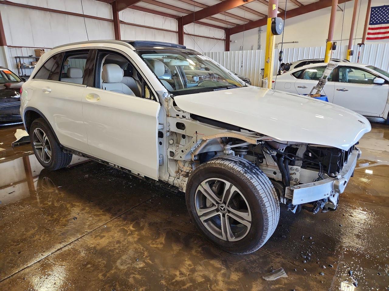2018 MERCEDES-BENZ GLC 300 photo 10