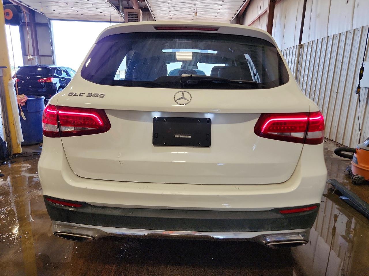 2018 MERCEDES-BENZ GLC 300 photo 16