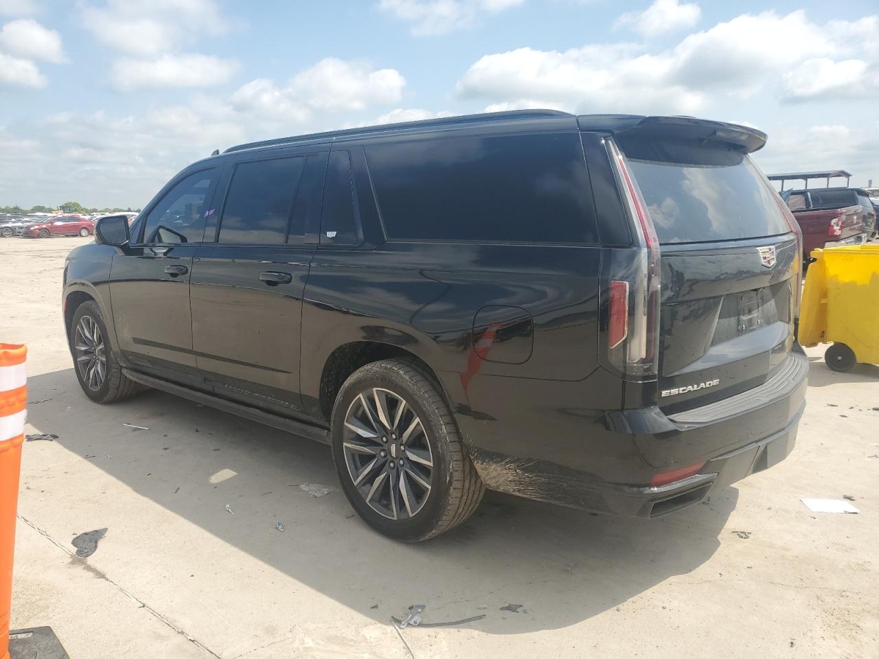 2021 CADILLAC ESCALADE ESV SPORT photo 2