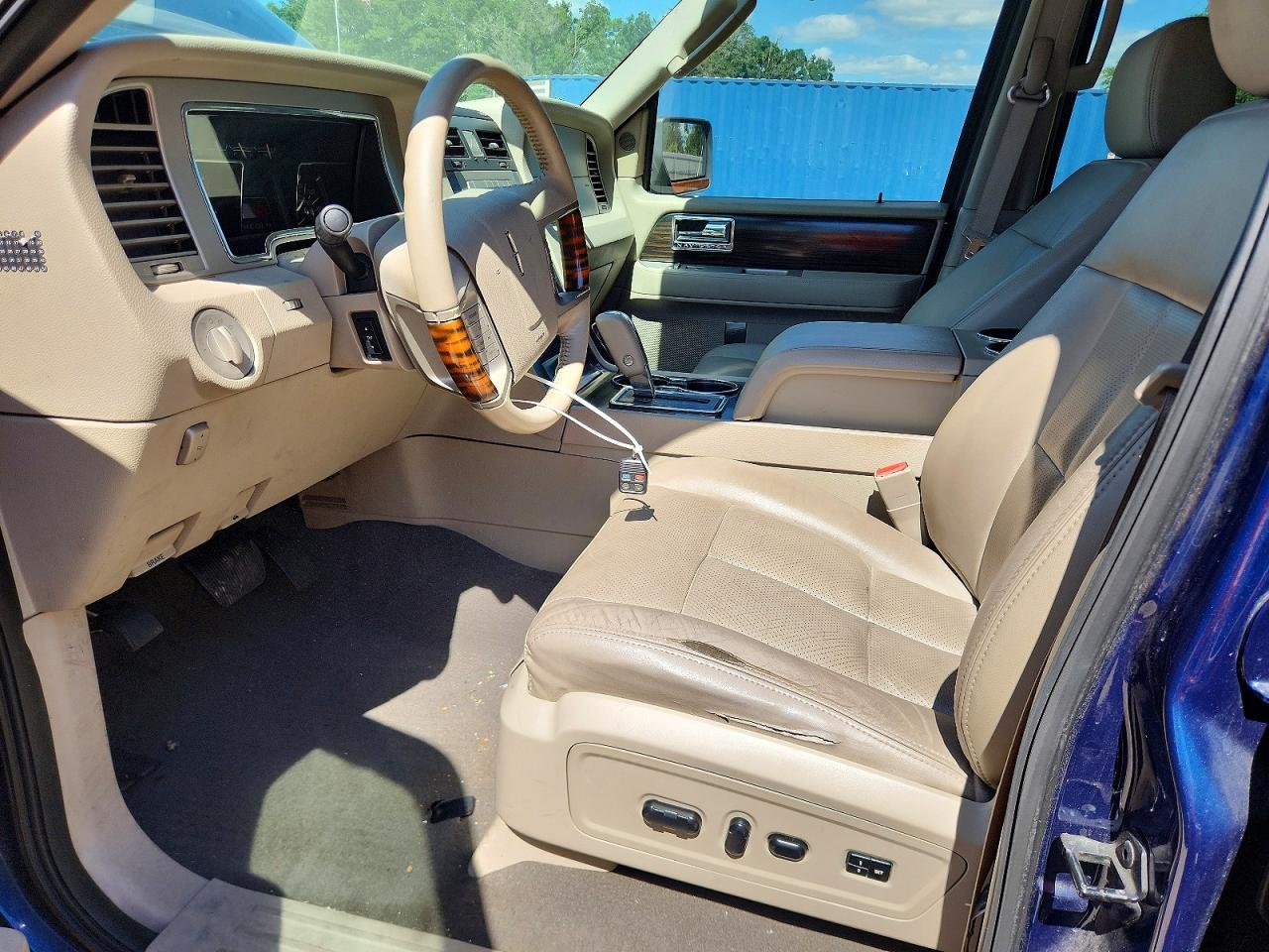 2007 LINCOLN NAVIGATOR photo 13