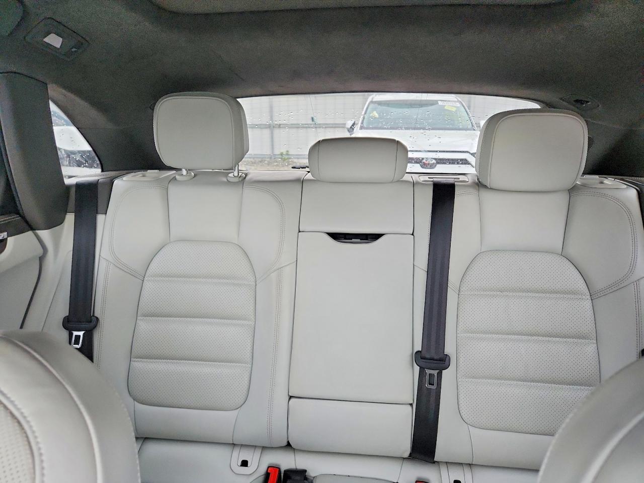 2015 PORSCHE MACAN TURBO photo 19