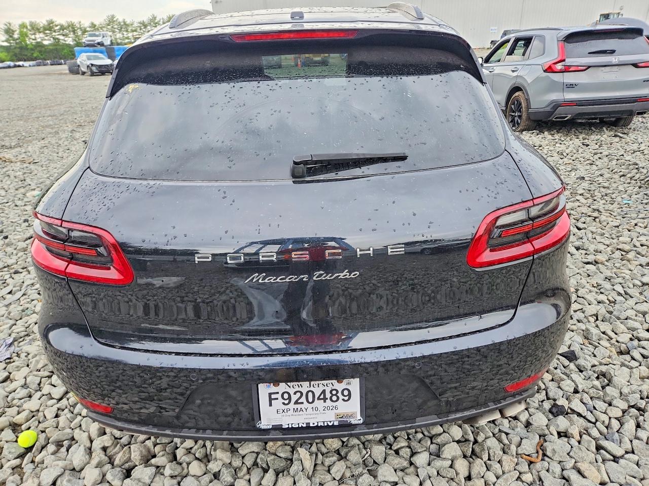 2015 PORSCHE MACAN TURBO photo 11