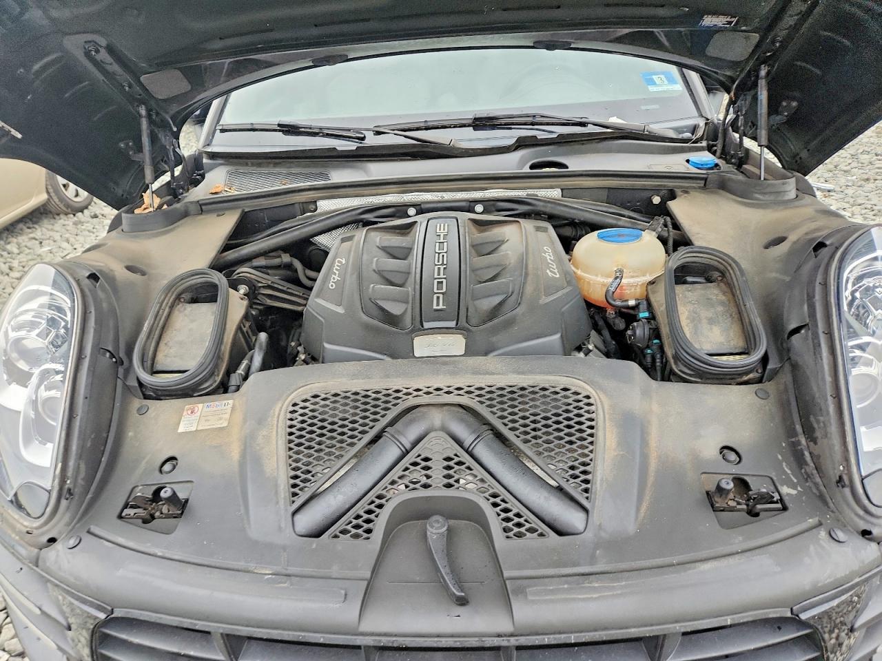 2015 PORSCHE MACAN TURBO photo 23
