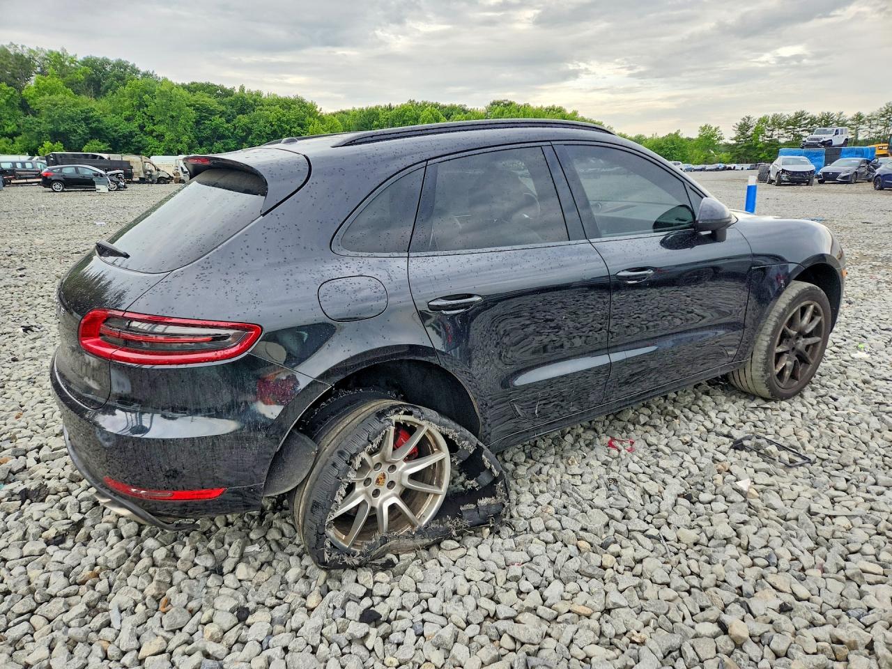 2015 PORSCHE MACAN TURBO photo 5