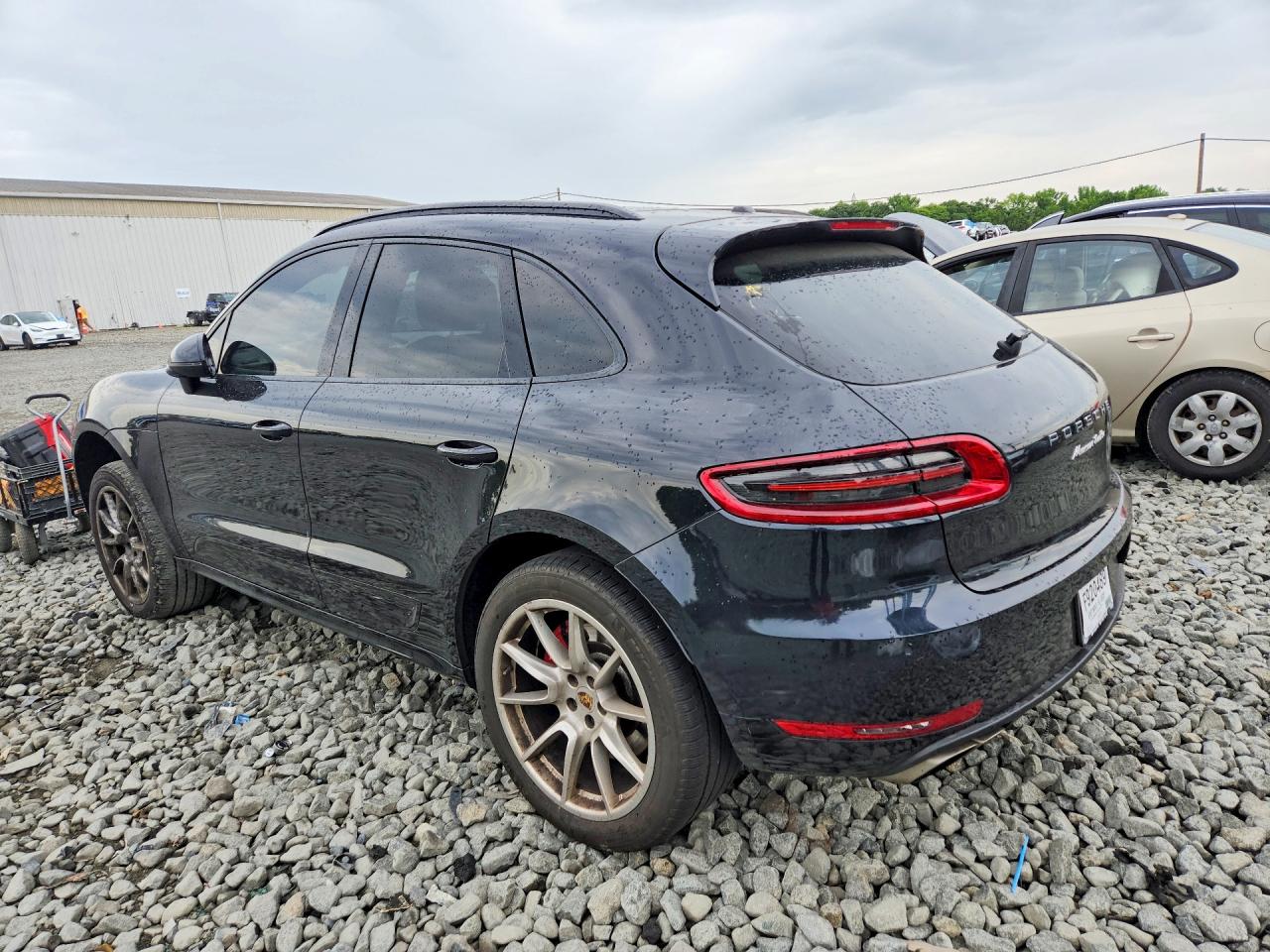 2015 PORSCHE MACAN TURBO photo 3