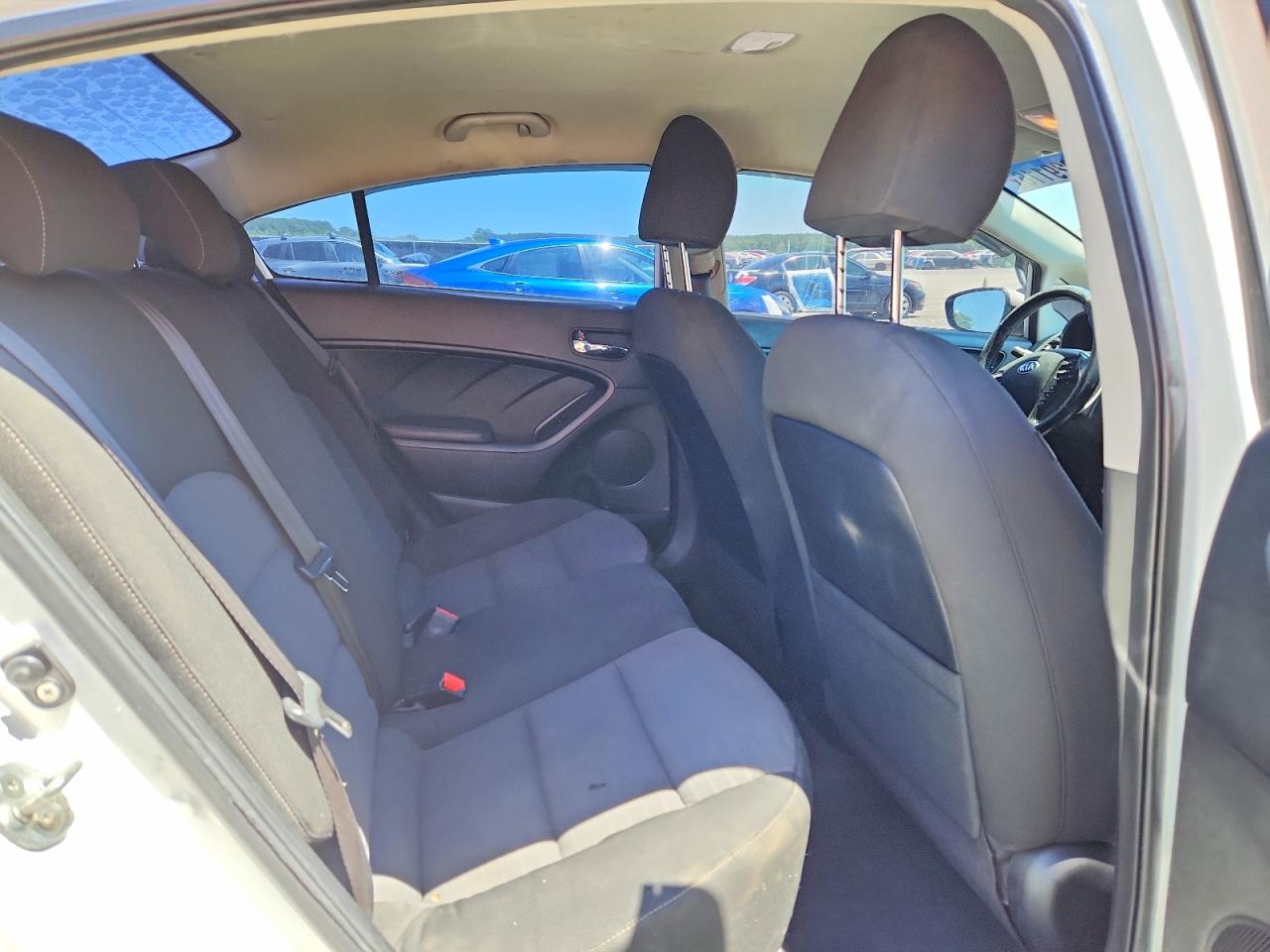 2017 KIA FORTE S photo 19