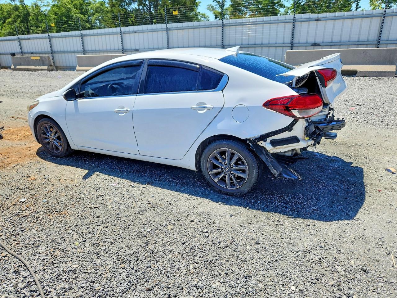 2017 KIA FORTE S photo 3